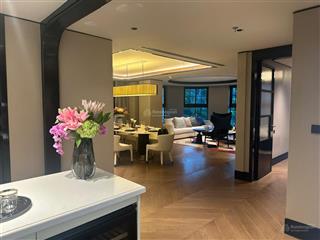 Cho thuê 2pn full nội thất 6* đến từ ý. diện tích 151m2  căn hộ thiết kế vòng cung cực kỳ đẹp