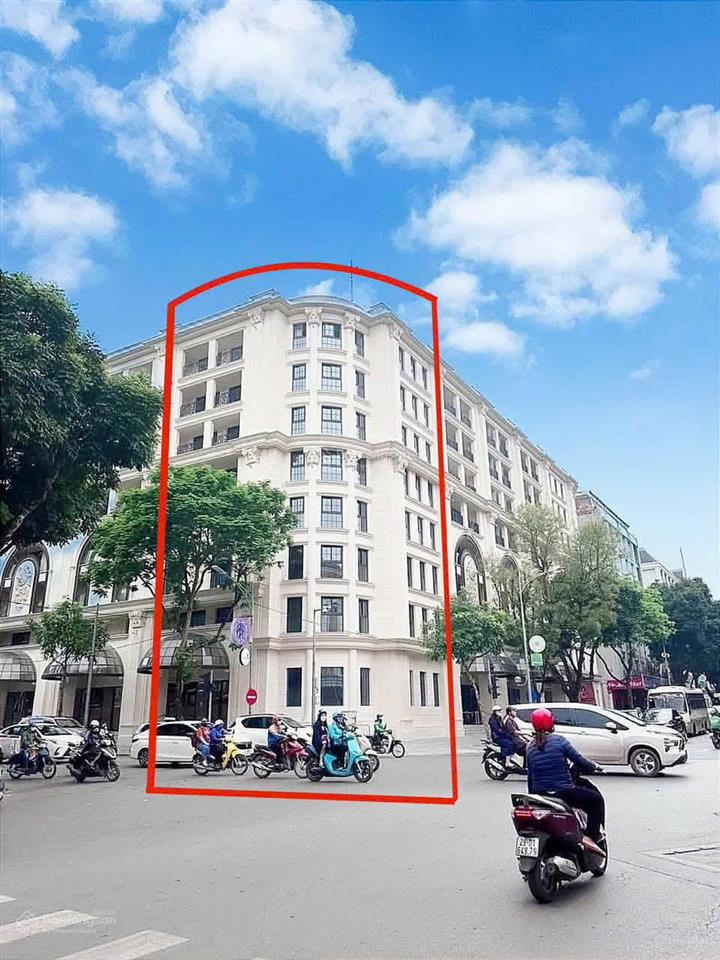 Cho thuê 2pn full nội thất 6* đến từ ý. diện tích 151m2  căn hộ thiết kế vòng cung cực kỳ đẹp