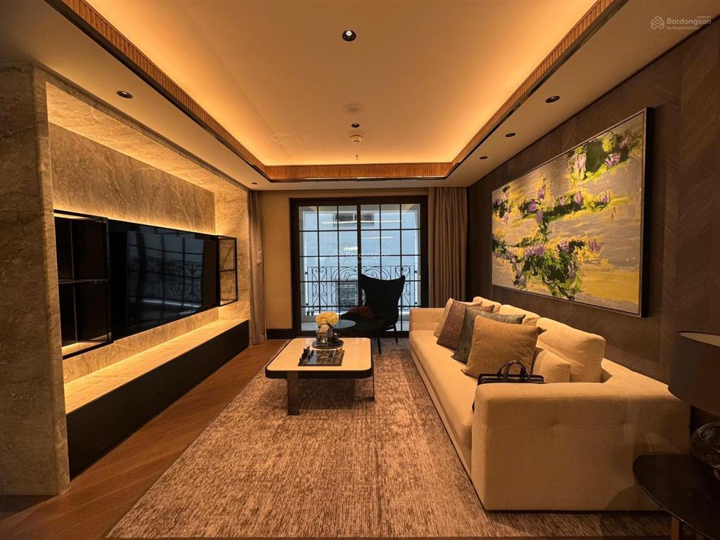 Suất ngoại giao  rẻ nhất thị trường  độc quyền 3pn full nội thất, đã có sổ hồng giá chỉ 88 tỷ