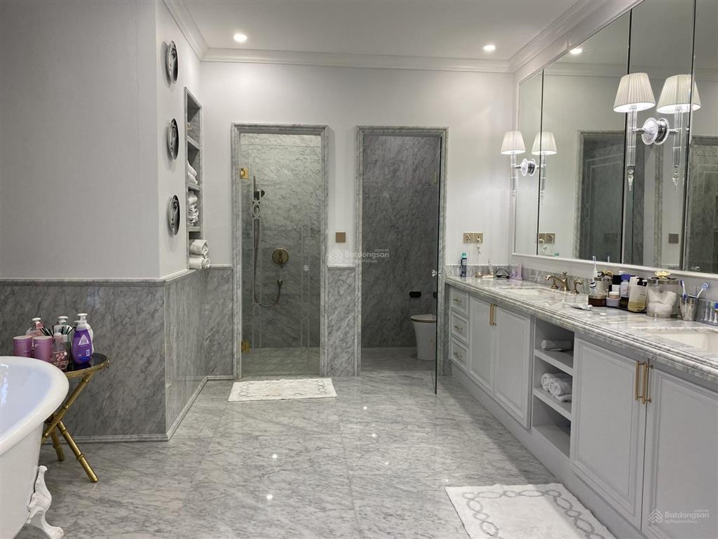 Kẹt tiền! bán gấp căn biệt thự đơn lập góc 2 mặt tiền hiếm có tại vinhomes tân cảng. giá bán t10/26