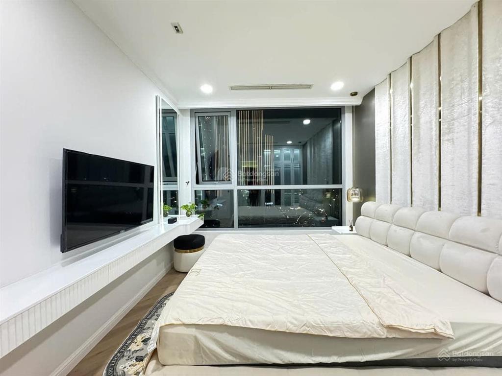 Kẹt tiền! bán gấp căn biệt thự đơn lập góc 2 mặt tiền hiếm có tại vinhomes tân cảng. giá bán t10/26