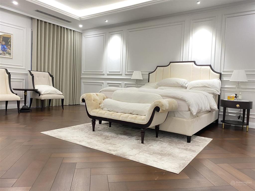 Kẹt tiền! bán gấp căn biệt thự đơn lập góc 2 mặt tiền hiếm có tại vinhomes tân cảng. giá bán t10/26