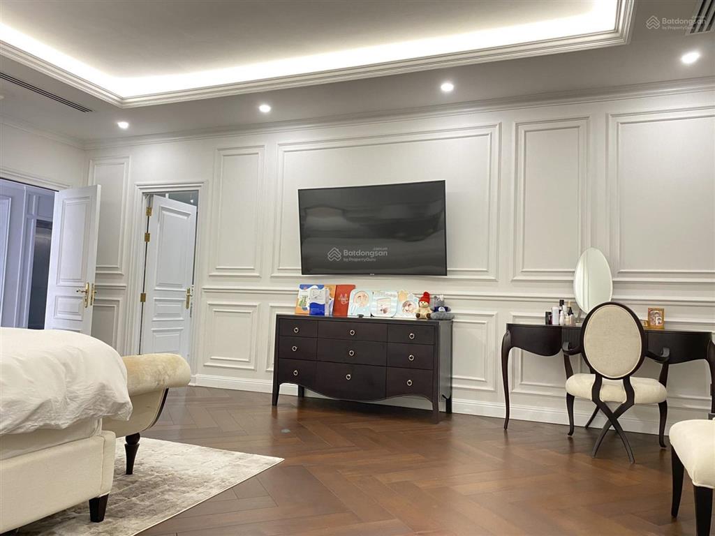 Kẹt tiền! bán gấp căn biệt thự đơn lập góc 2 mặt tiền hiếm có tại vinhomes tân cảng. giá bán t10/26