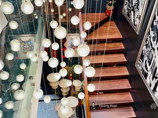 Duy nhất  cho thuê penthouse duplex 260m2  thiết kế thành 3pn  full nội thất  view ôm sông hồng