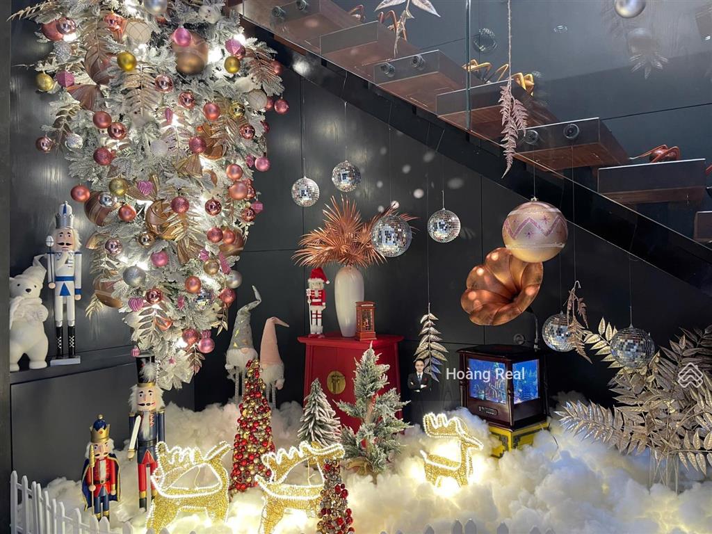 Duy nhất  cho thuê penthouse duplex 260m2  thiết kế thành 3pn  full nội thất  view ôm sông hồng