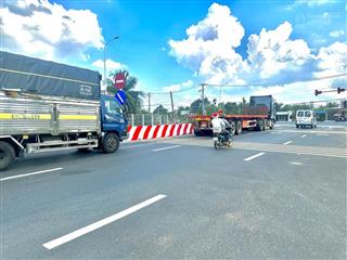 Chủ ngộp gửi bán lô đất mt đường dt818 mua kinh doanh cho thuê văn phòng