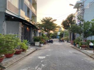 Bán lô đất đường 8m, p. phú hữu quận 9 giá 2,9 tỷ/52m2