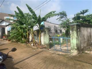 Bán đất 1 sẹc đường lò lu, quận 9 giá 10,5 tỷ/281m2