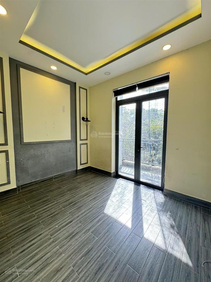 Bán nhà 1 sẹc đường lò lu quận 9, 4 tầng đường 10m thông, giá nhỉnh 6 tỷ