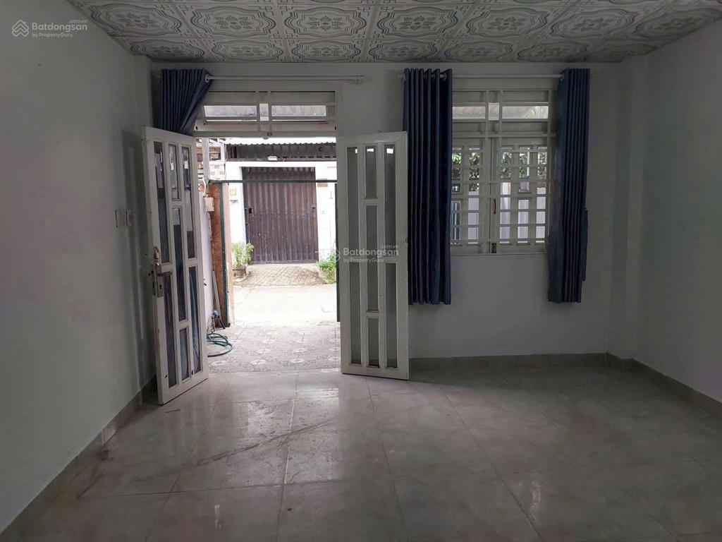 Bán nhà phú hữu quận 9, nhà cấp 4 có gác, hẻm xe hơi 51m2