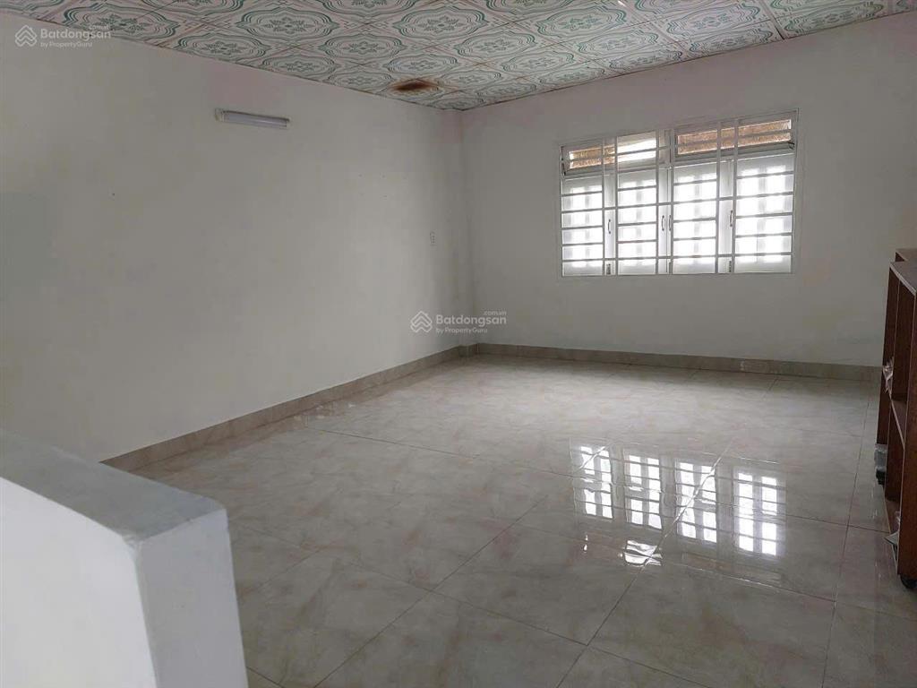 Bán nhà phú hữu quận 9, nhà cấp 4 có gác, hẻm xe hơi 51m2