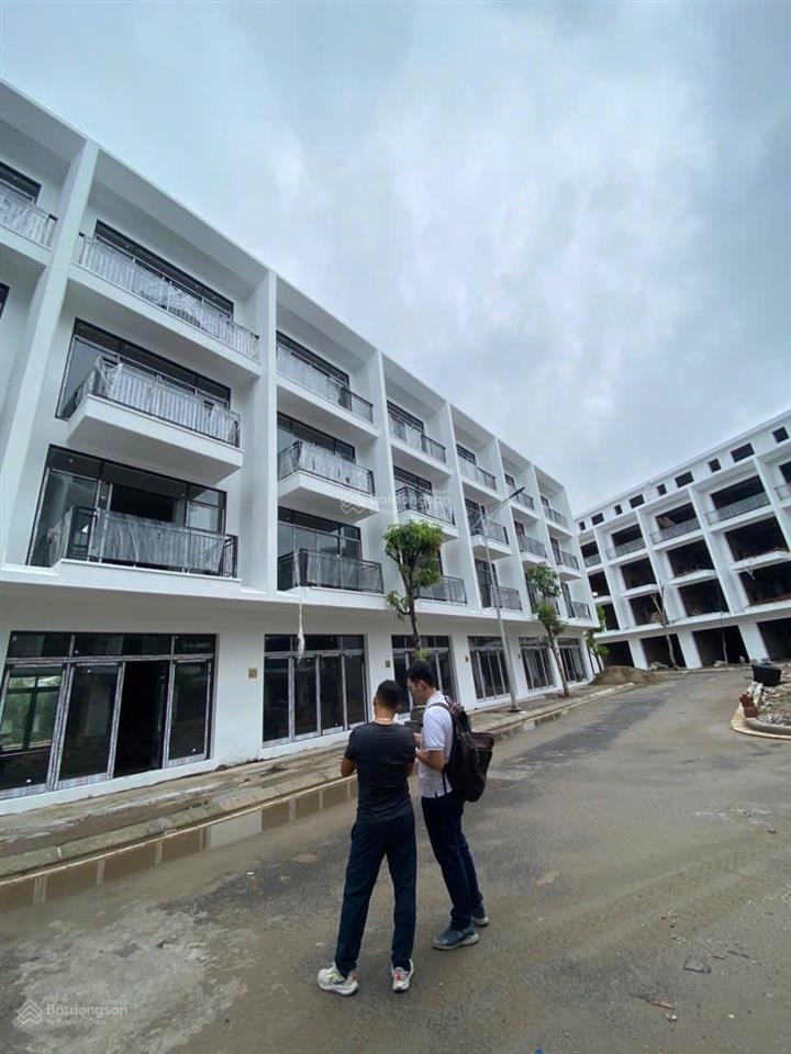 Chính chủ chuyển nhượng căn liền kề 2 mặt tiền, vỉa hè 10m sát đường quy hoạch 35m