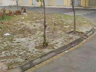 Còn lô góc 2 mặt tiền hoàng bình chính và bùi bỉnh uyên ngay sát bãi tắm non nước nhs