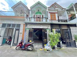 Cần bán nhà lầu trệt  gần ngã 3 cây điệp tp dĩ an diện tích 3.65 tỷ  0975 339 ***