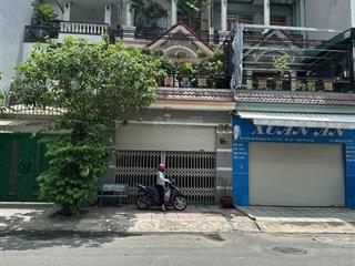 Bán nhà nhà đường số 3 khu hành chính dĩ an diện tích 120m2 giá 9.5 tỷ  0975 339 ***