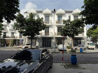 Nhà 2 lầu 1 tum, đang hoàn thiện kdc đông hưng, p. dĩ an đã hoàn công giá 6.8 tỷ có tl, có ht vay