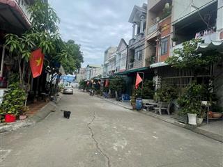 Đất đẹp, giá tốt! dt 65m2 đất full tc, giáp tp hcm và gần bờ hồ kdc biconsi, đường bê tông 8m