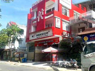 Bán tòa nhà 5 tầng tthc dĩ an, đối diện trường võ trường toản. dt 10x18m, full tc 1 hầm 4 tầng