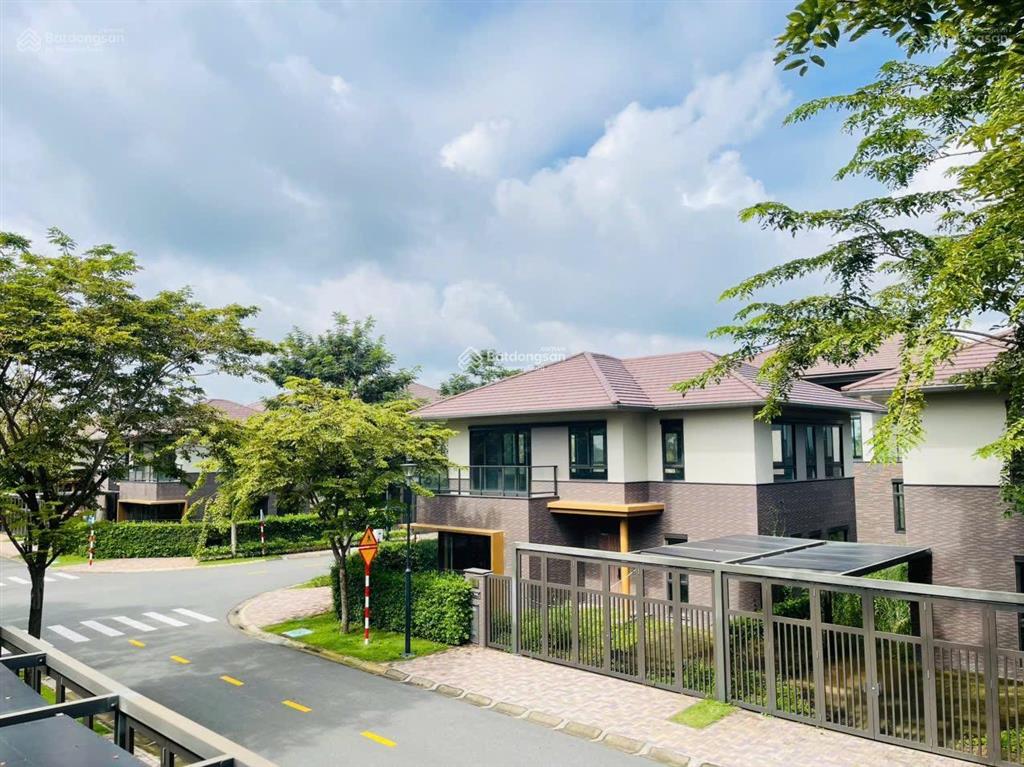 Bán căn đơn lập 300m2 waterpoint phía sau kênh đào chỉ cách sông vàm cỏ 700m