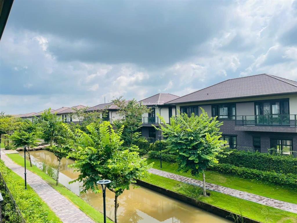 Bán căn đơn lập 300m2 waterpoint phía sau kênh đào chỉ cách sông vàm cỏ 700m