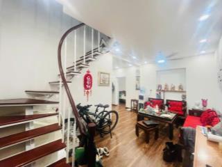 Bán căn hộ tập thể quân đội nghĩa đô 150m, 4 phòng ngủ, 3wc, phòng khách, bếp