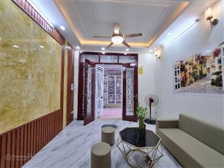 Nhà đẹp đầy đủ nội thất 32m 4 tầng, vkck trẻ rất phù hợp, giá hơn 4 tỷ