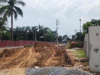 Bán đất đấu giá thôn đìa, nam hồng. 90m2, mặt tiền 5m. mặt đường 14m, vỉa hè 5m đang thi công