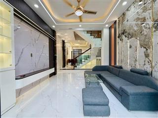 Quá hiếm! phố giảng võ, lô góc, ngõ nông, 3 gác tránh, cách ô tô chỉ 40m, dt 45m2 * 5 tầng