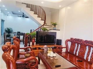 Phố pháo đài láng, đại học ngoại thương, ngõ thông kinh doanh, gần phố, dân xây,42m2* 5t