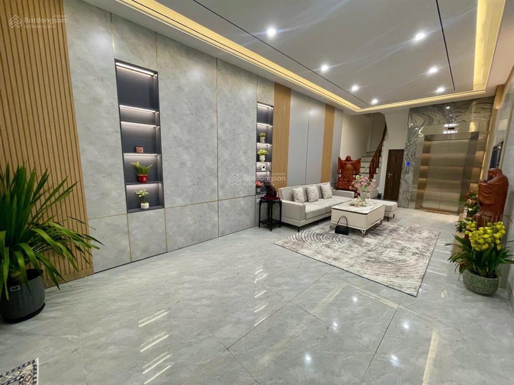 Cực phẩm phố đội cấn, nhà mới thang máy xịn sò, ngõ nông gần phố, cách ô tô 40m dt 45m2* 6t