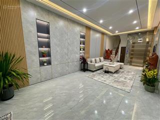 Cực phẩm phố đội cấn, nhà mới thang máy xịn sò, ngõ nông gần phố, cách ô tô 40m dt 45m2* 6t