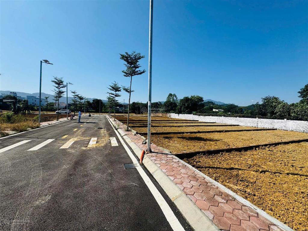 Chính chủ cần bán lô đất 100m² full thổ cư  vị trí đẹp tại phú cát, hà nội