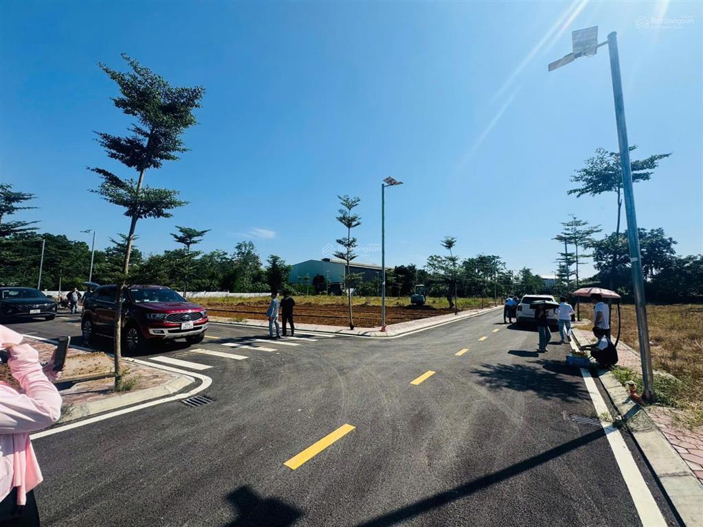 Chính chủ cần bán lô đất 100m² full thổ cư  vị trí đẹp tại phú cát, hà nội