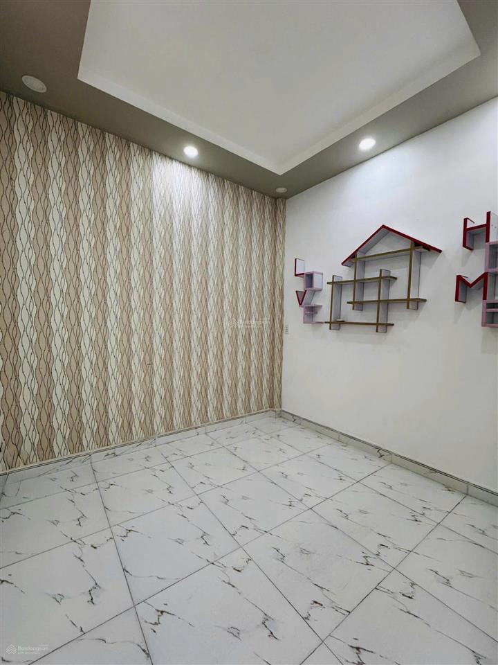 Giảm mạnh 500tr bán căn 1 trệt 1 lầu đường thống nhất, p.16, gò vấp  shr  giá 5,5 tỷ(bớt lộc)