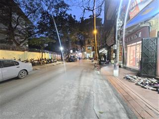  em huế 0984 423 *** trung tâm quận  phân lô  ô tô tránh  kinh doanh  vỉa hè rộng