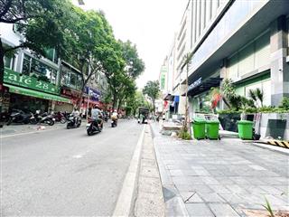 Vị trí sát công viên thống nhất  nhìn view ra hồ  thiết kế lệch tầng  nhà hiện để không  c