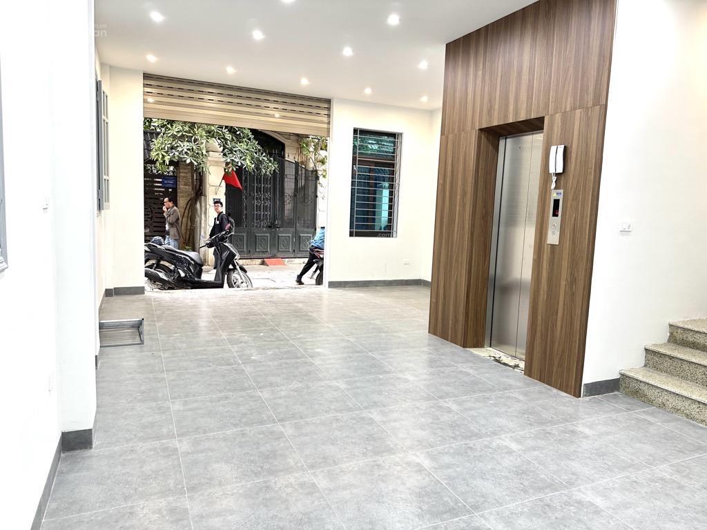 Vị trí quá đẹp  lô góc  ô tô tránh  thang máy