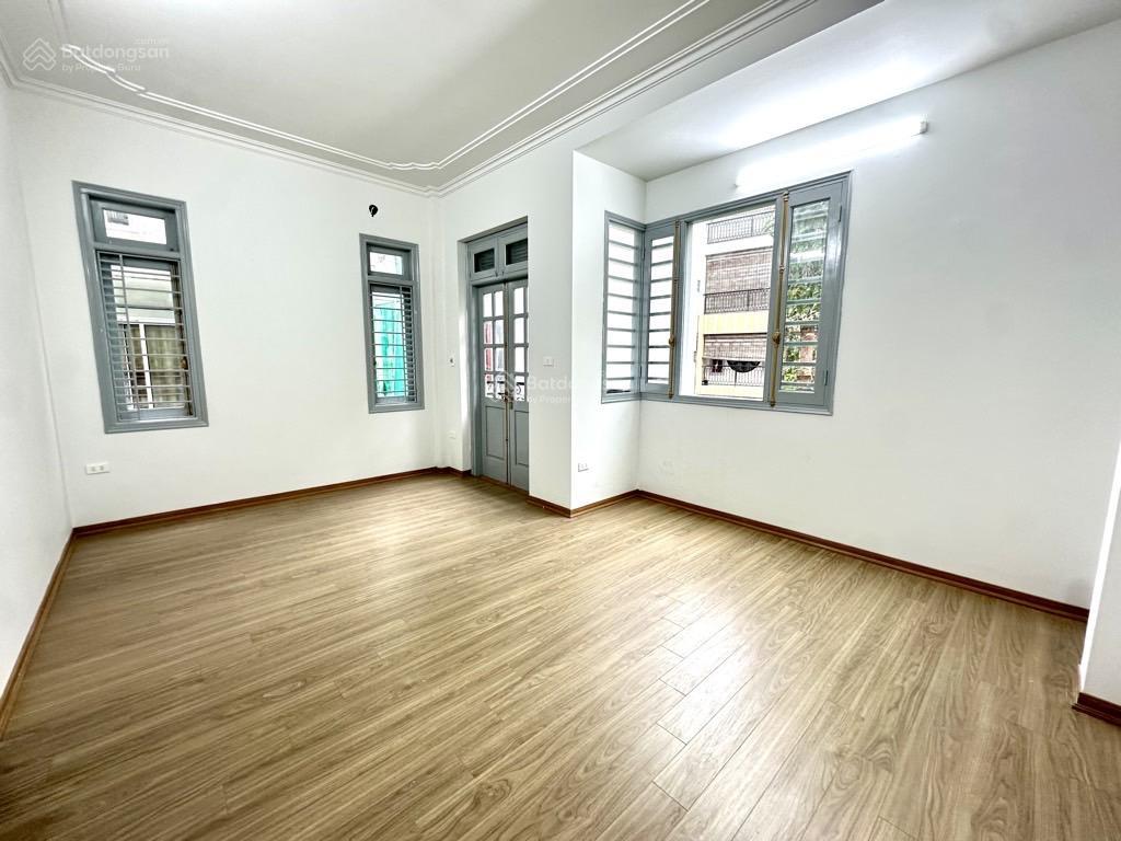 Vị trí quá đẹp  lô góc  ô tô tránh  thang máy