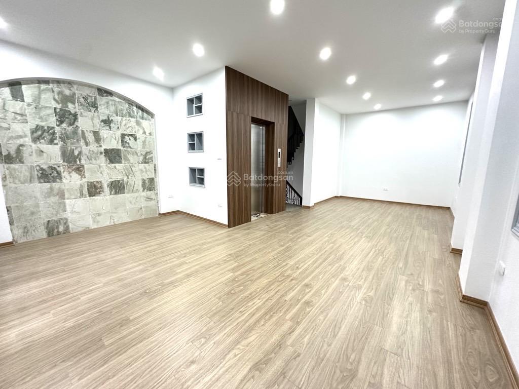 Vị trí quá đẹp  lô góc  ô tô tránh  thang máy