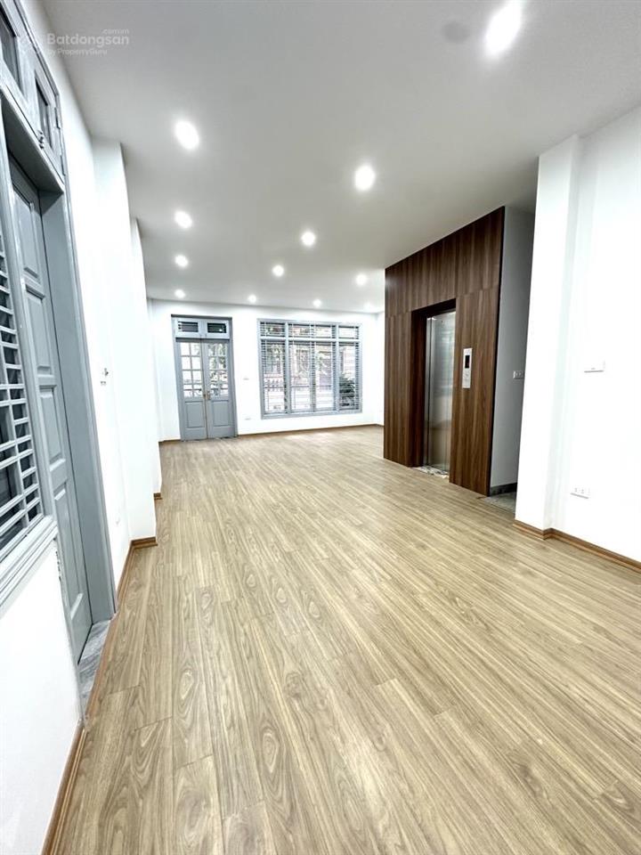 Vị trí quá đẹp  lô góc  ô tô tránh  thang máy