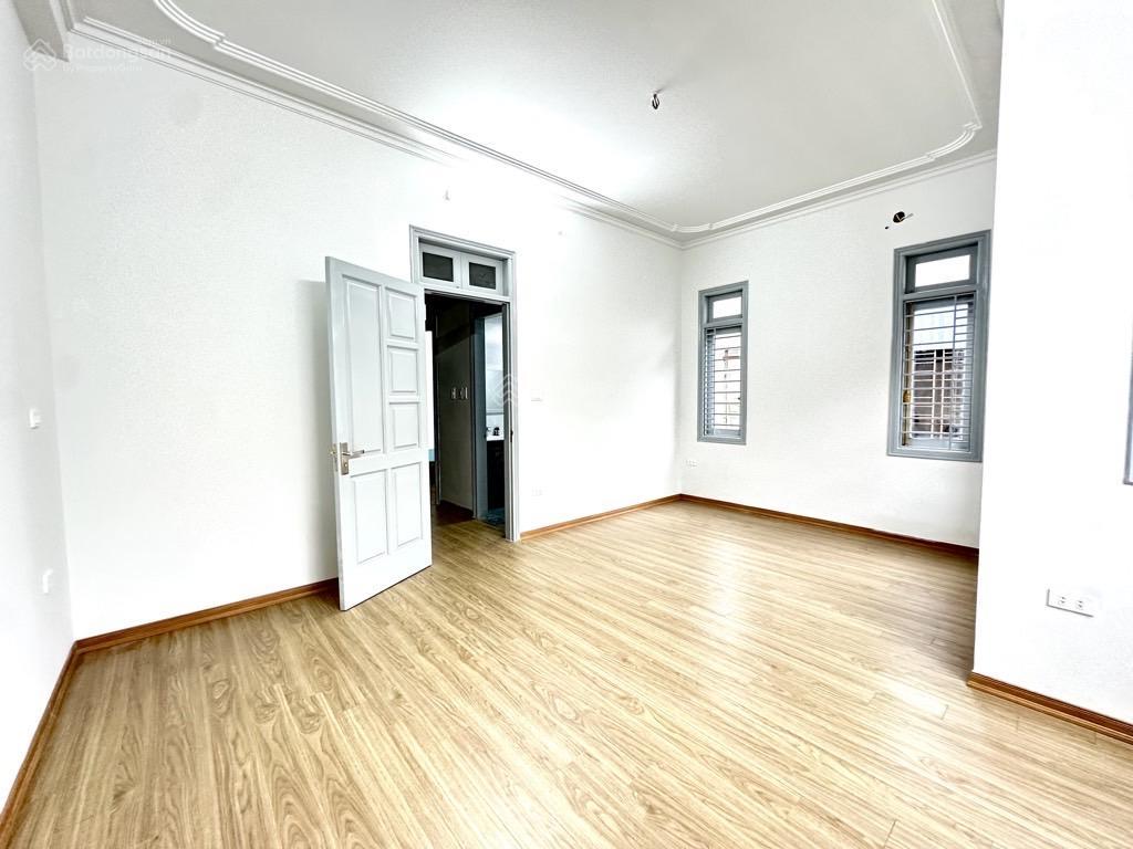 Vị trí quá đẹp  lô góc  ô tô tránh  thang máy