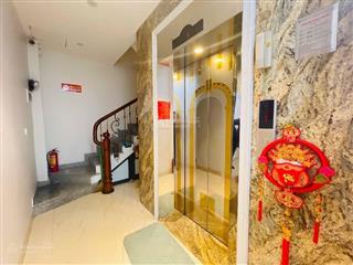 Mặt phố, lô góc 7 tầng thang máy. gần ngã tư trần đại nghĩa + đường trước nhà ô tô đỗ cửa vỉa hè rộ