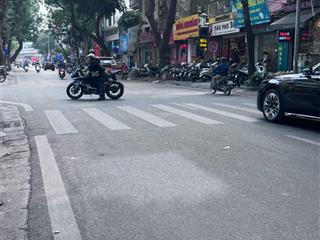 Bán nhà mặt phố lò đúc 43 m2  26,8 tỷ  vị trí trung tâm hai bà trưng  vỉa hè rộng kinh doanh