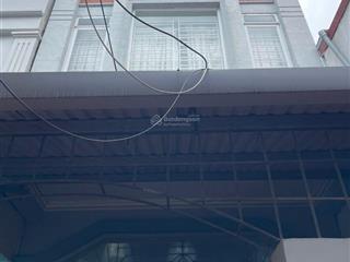 Bán nhà phố miếu hai xã 3 mặt thoáng gốc dân