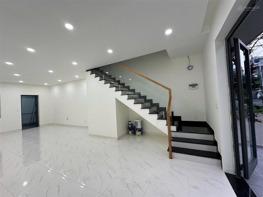 Bán shophouse mặt tiền khu dân cư river park 3 lầu giá 11tỷ