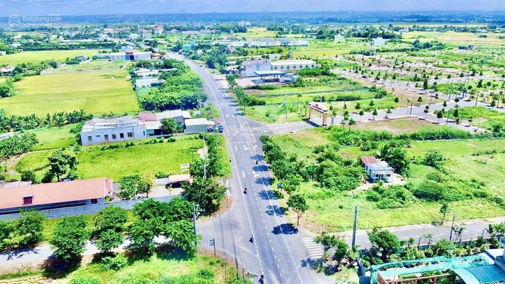 Cần chuyển nhượng lô 64m2 tại tân lân residence, 590 triệu, cách vinhomes cần đước 10 phút