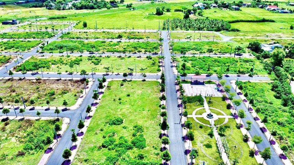 Cần chuyển nhượng lô 64m2 tại tân lân residence, 590 triệu, cách vinhomes cần đước 10 phút