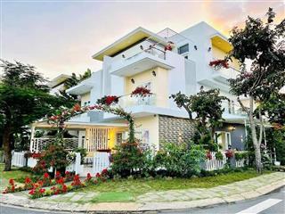 Bán biệt thự melosa garden  khang điền, hồ bơi riêng, full nội thất cao cấp