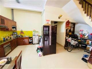 Bán nhà tại đường hoàng quốc việt dt 54m2, giá 14.2 tỷ. cầu giấy