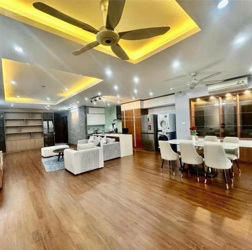 Bán nhà tại đường tây hồ 265m2, 9 tầng 1 hầm giá 131 tỷ. tây hồ